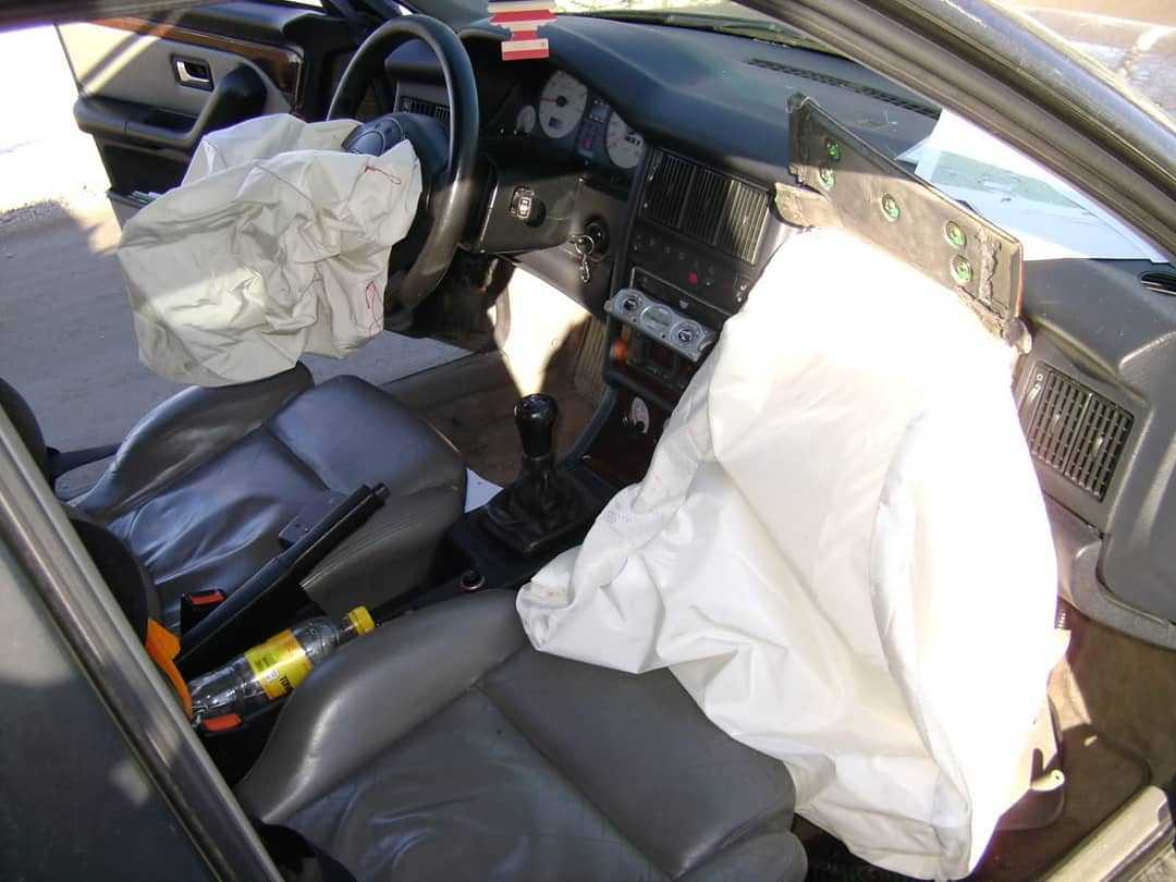 Подушки безопасности в автомобиле: устройство, принцип работы, срок эксплуатации