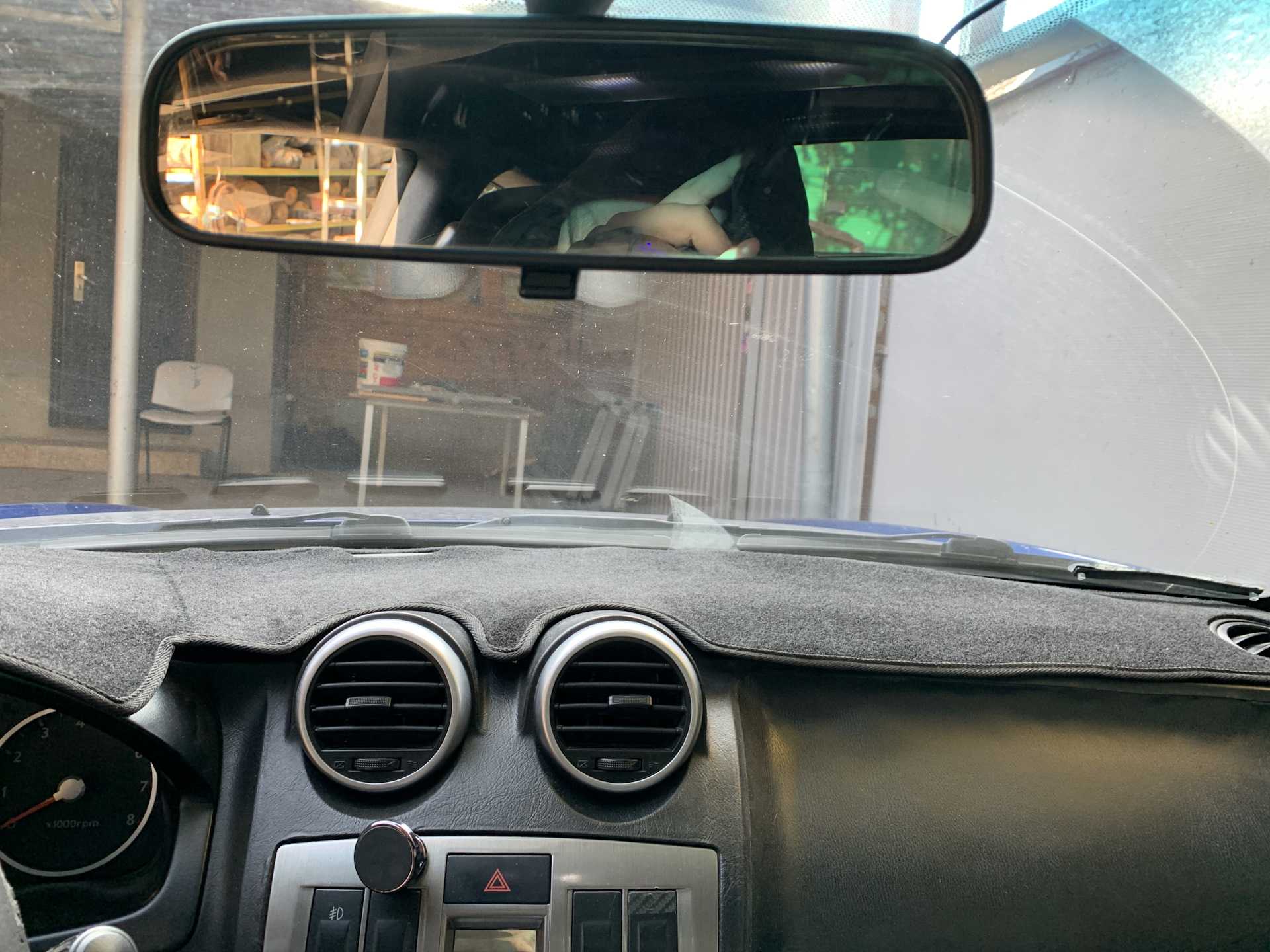 Бронирование лобового стекла автомобиля пленкой — плюсы и минусы