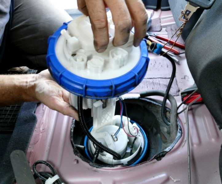 Замена топливного фильтра на автомобиле hyundai grand starex h1 (насос)