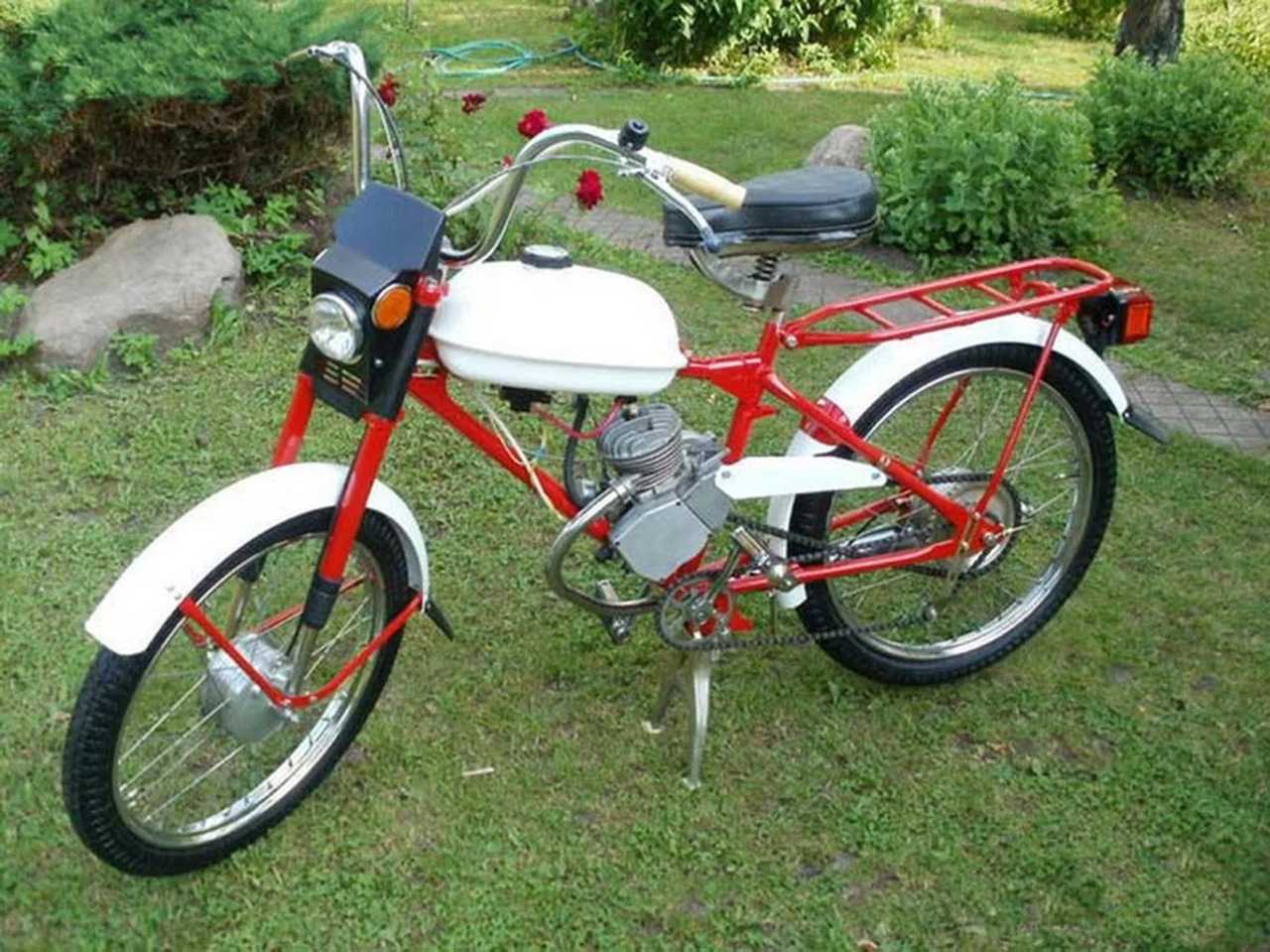 Fotoristicniy Moped