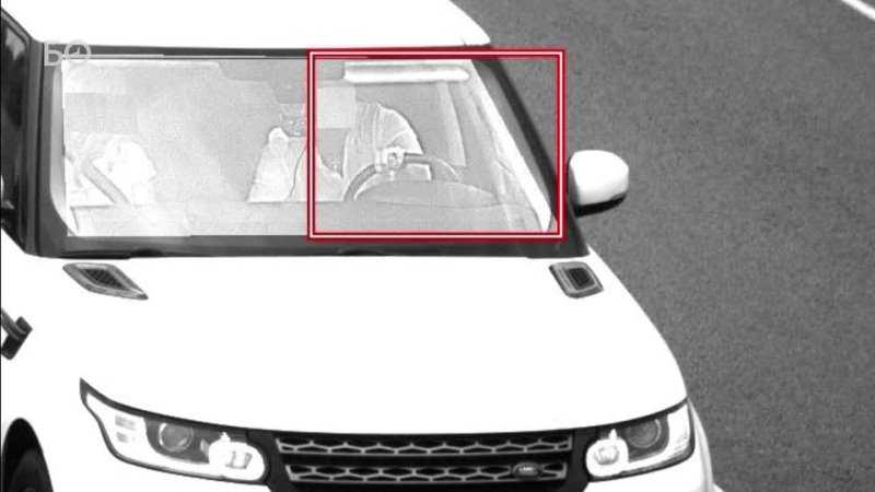 Обязан ли пассажир пристёгиваться на заднем сидении автомобиля