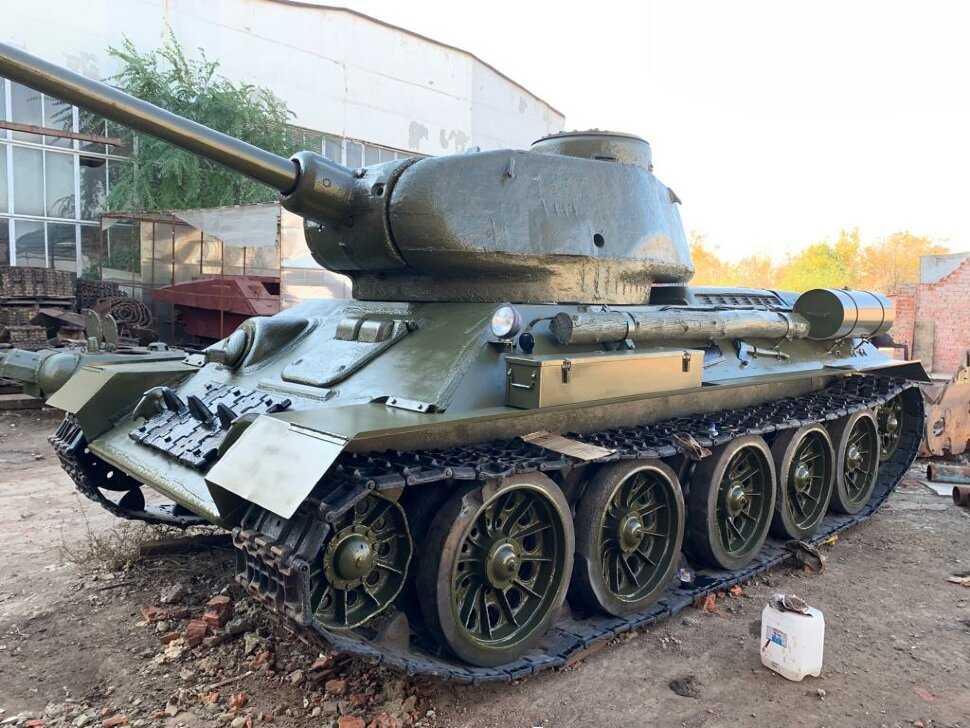 Купить танк рф. Танк т34 85 на ходу. Танк т-34 85 б. Т 34 85 С обвесом. Танк т34 настоящий танк.